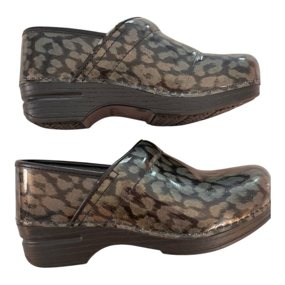 Dansko Pro XP 2.0 clog in a leopard print size 37 women’s - Picture 4 of 6